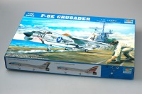  02272 1/32 F-8E CRUSADER