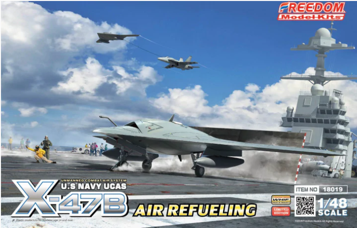 18019 1/48 U.S Navy UCAS X-47B Air Refueling + 2 фигуры (Смола)