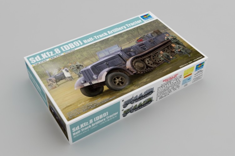 09538 1/35 Sd.Kfz.8 (DB9) Half-Track Artillery Tractor
