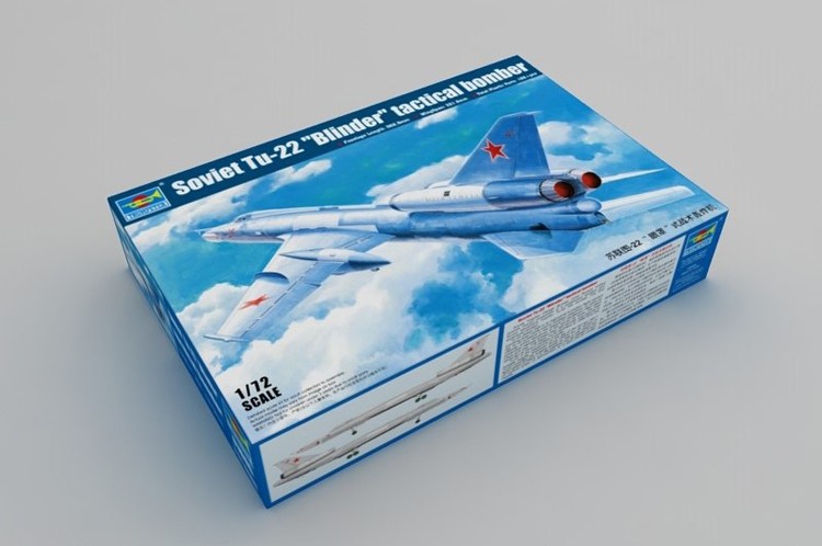 01695 1/72 Soviet Tu-22 "Blinder" tactical bomber